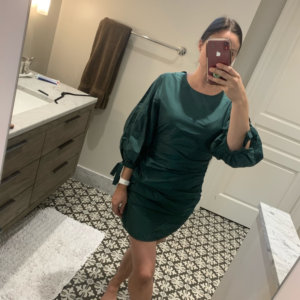 Green Balloon sleeve dress